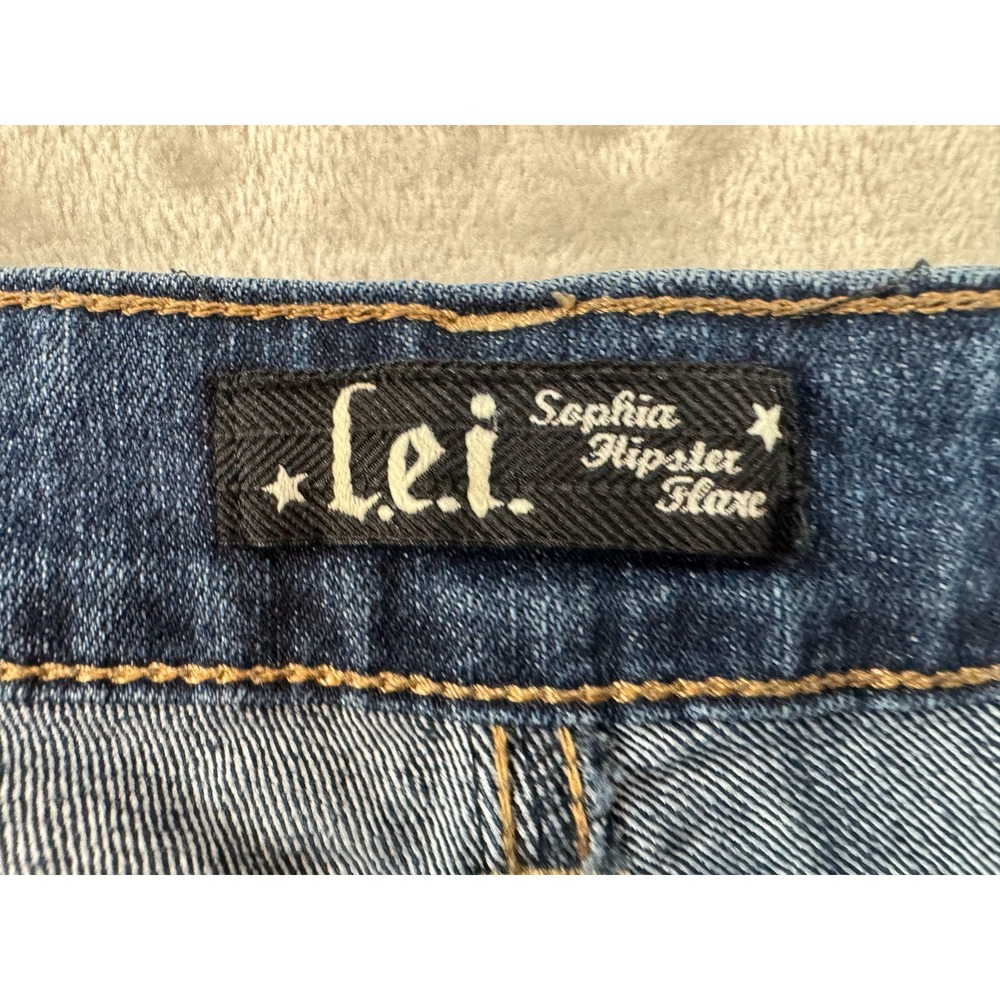 LEI Sophia Hipster Flare Jeans Juniors 17 Blue Bootcut Stretch Dark‎ Wash Denim - Picture 3 of 16